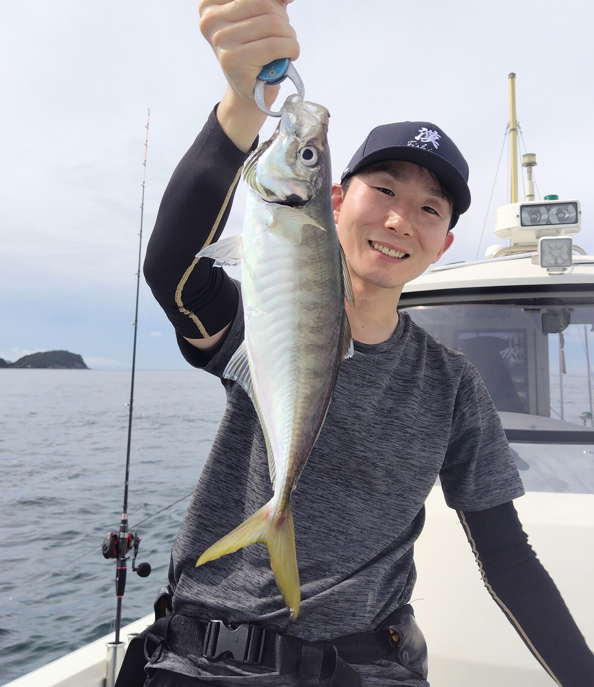 【ワケあり】 バタフライテーブル　たのメル便送料¥8,600込み　早い者勝ち 乗合いロング便(鬼アジ＋タチウオ) ｜釣船 RAKUMARU ラクマル